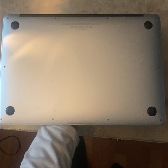 MacBook Air 2011 perfect condition - Picture 3 of 6